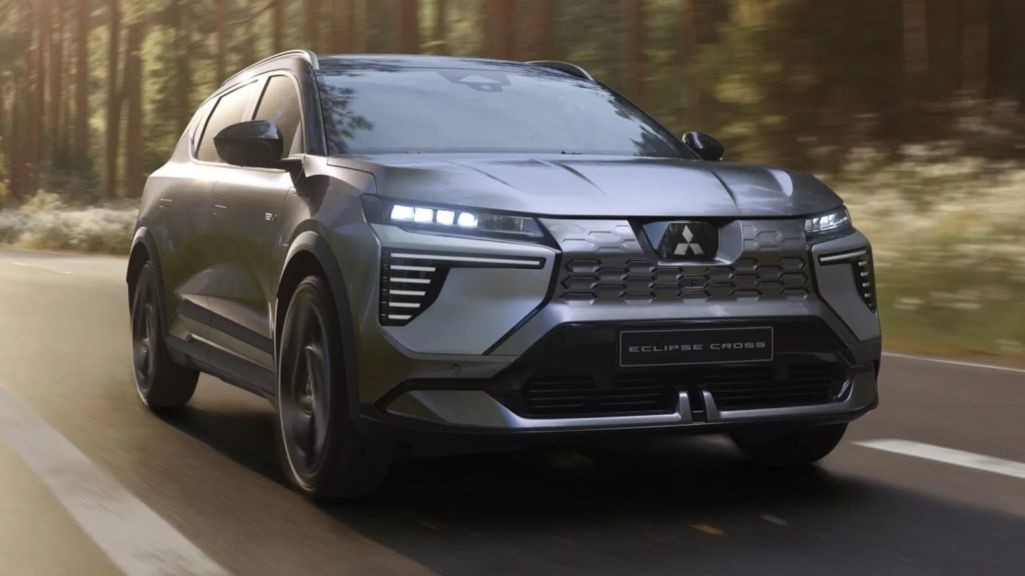 Mitsubishi Eclipse Cross EV bất ngờ giảm gần 380 triệu đồng sau một năm mở bán