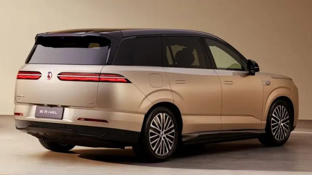 SUV điện 6 chỗ của Denza đi 960 km, giá từ quy đổi từ 1,16 tỷ đồng