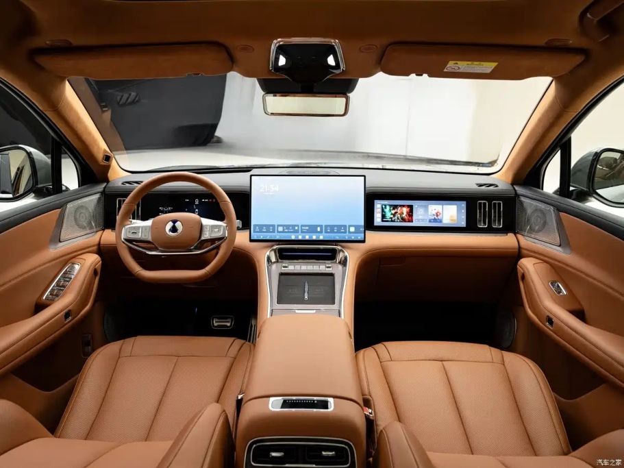 SUV điện 6 chỗ của Denza đi 960 km, giá từ quy đổi từ 1,16 tỷ đồng