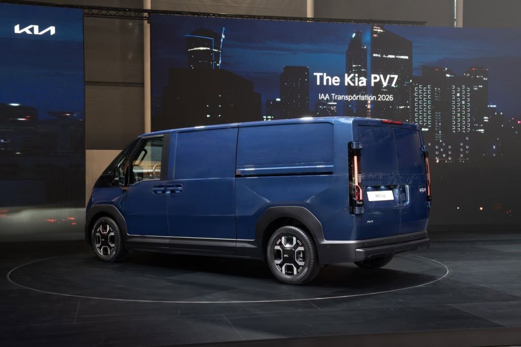 Cận cảnh Kia PV7: Xe van điện dài 5,3 mét, sạc 25 phút đi hơn 460 km