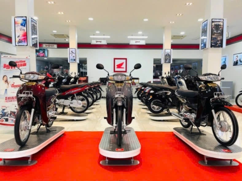Ảnh thực tế Honda Dream 2027 vừa ra mắt, giá quy đổi 74 triệu đồng