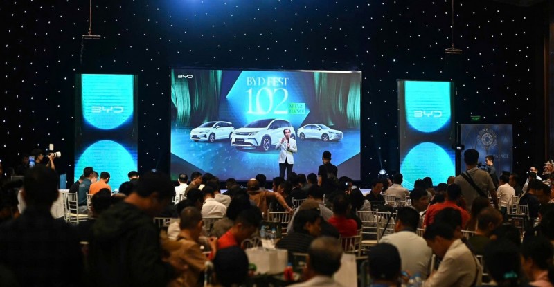 BYD Fest 102 mùa 2 tại Hà Nội: Nơi các bác tài tự tìm được lời giải cho bài toán xe điện BYD Fest 102 mùa 2 tại Hà Nội: Nơi các bác tài tự tìm được lời giải cho bài toán xe điện