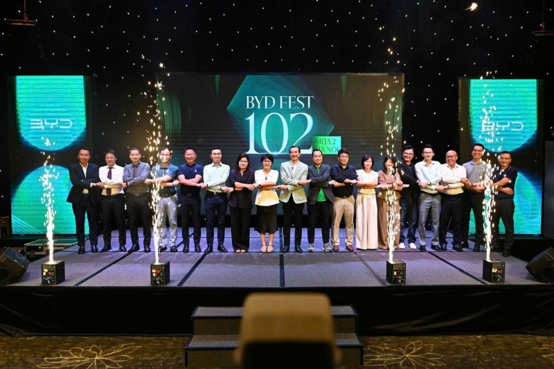 BYD Fest 102 mùa 2 tại Hà Nội: Nơi các bác tài tự tìm được lời giải cho bài toán xe điện BYD Fest 102 mùa 2 tại Hà Nội: Nơi các bác tài tự tìm được lời giải cho bài toán xe điện