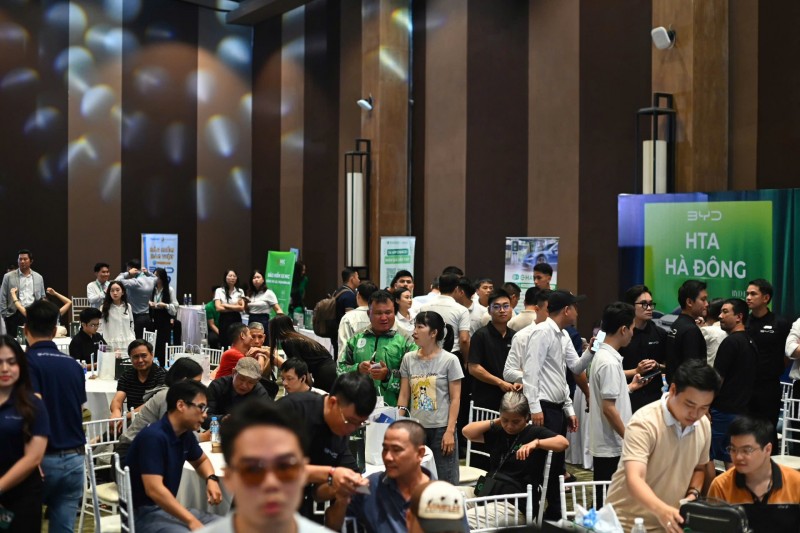 BYD Fest 102 mùa 2 tại Hà Nội: Nơi các bác tài tự tìm được lời giải cho bài toán xe điện BYD Fest 102 mùa 2 tại Hà Nội: Nơi các bác tài tự tìm được lời giải cho bài toán xe điện