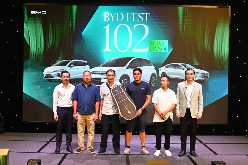 BYD Fest 102 mùa 2 tại Hà Nội: Nơi các bác tài tự tìm được lời giải cho bài toán xe điện BYD Fest 102 mùa 2 tại Hà Nội: Nơi các bác tài tự tìm được lời giải cho bài toán xe điện