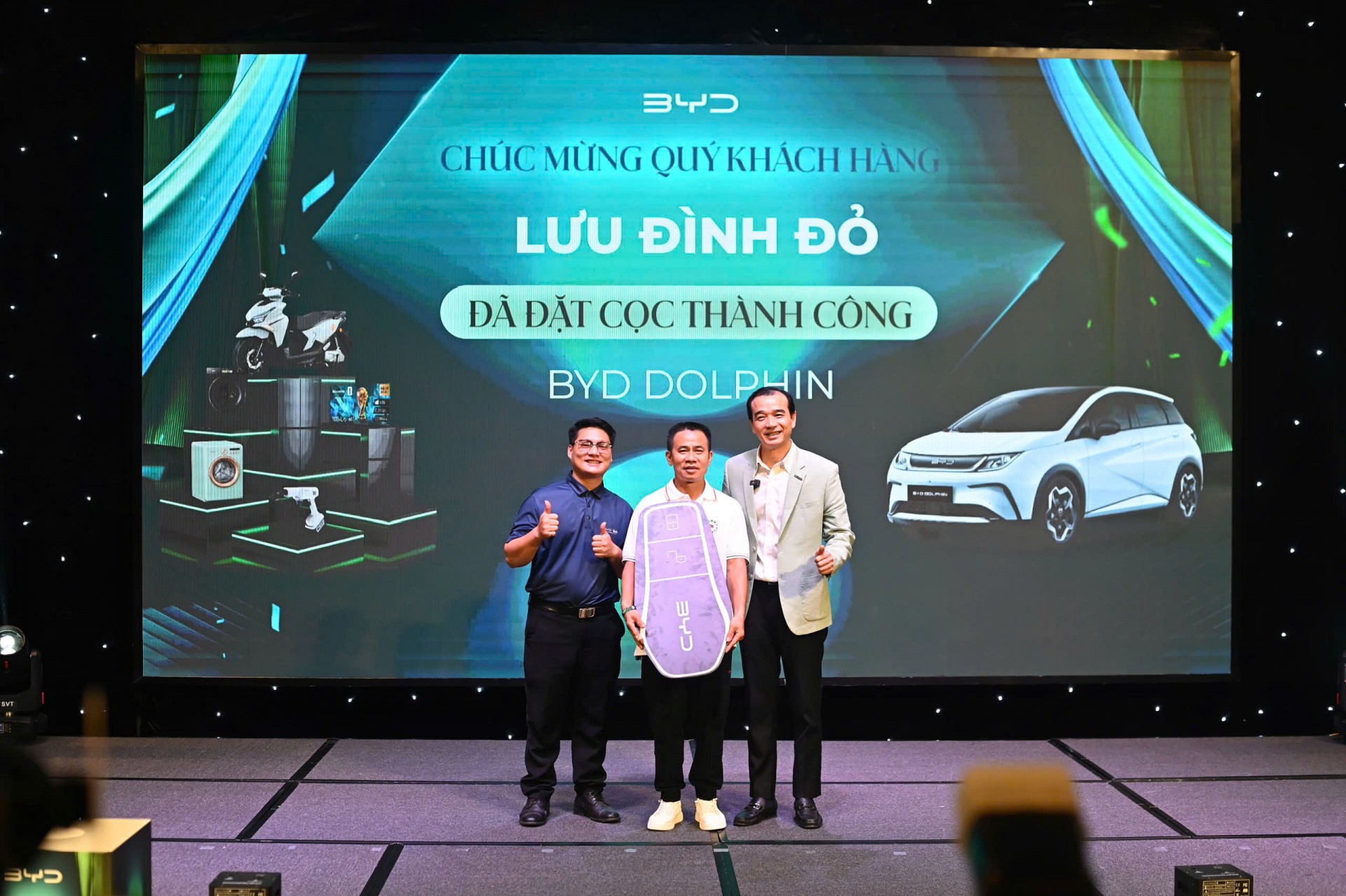 BYD Fest 102 mùa 2 tại Hà Nội: Nơi các bác tài tự tìm được lời giải cho bài toán xe điện BYD Fest 102 mùa 2 tại Hà Nội: Nơi các bác tài tự tìm được lời giải cho bài toán xe điện