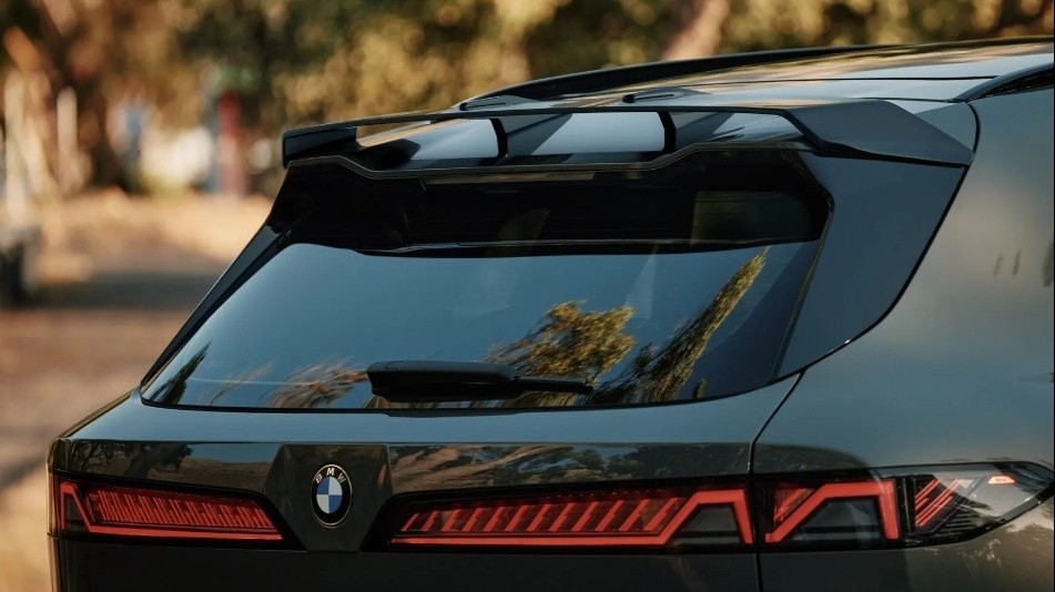 BMW X5 thêm phụ kiện M Performance, mở rộng chỗ chứa đồ tới 550 lít