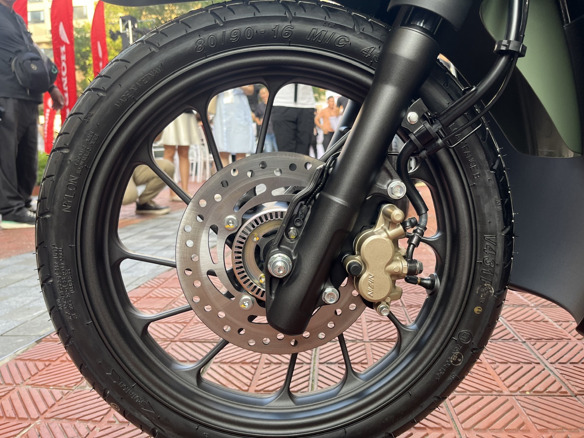 Honda SH Mode 2027 ra mắt, diện mạo tinh chỉnh, chuẩn Euro 4, nâng cấp đồng hồ TFT