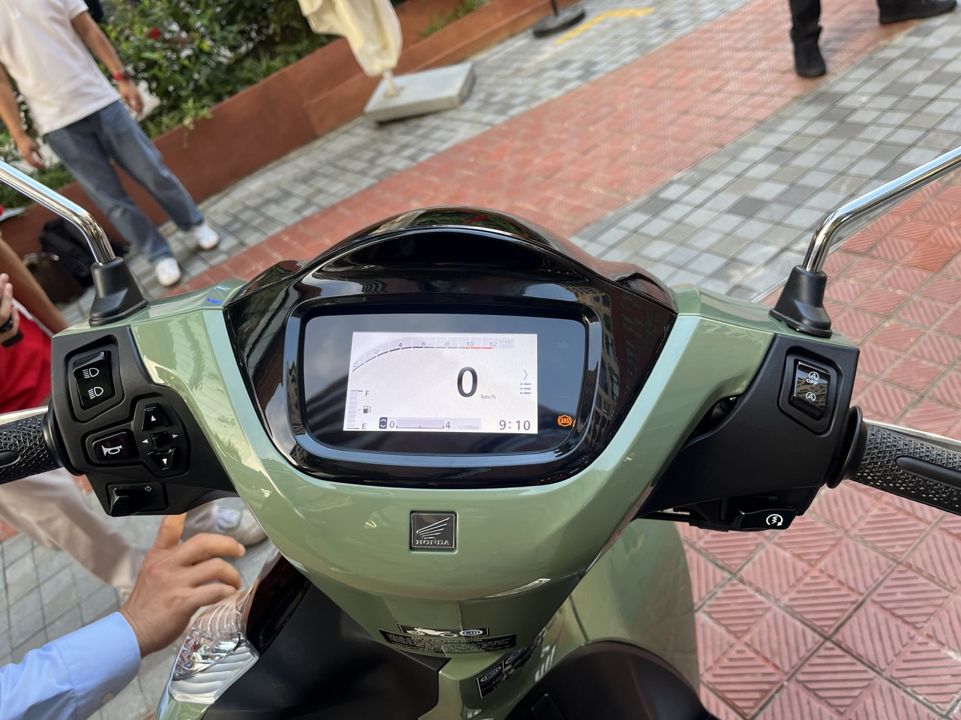 Honda SH Mode 2027 ra mắt, diện mạo tinh chỉnh, chuẩn Euro 4, nâng cấp đồng hồ TFT