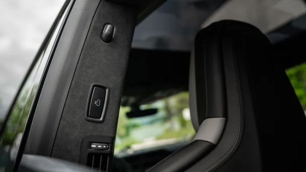 Porsche Cayenne Electric 2027 có ghế massage 4D, rung theo giai điệu âm nhạc