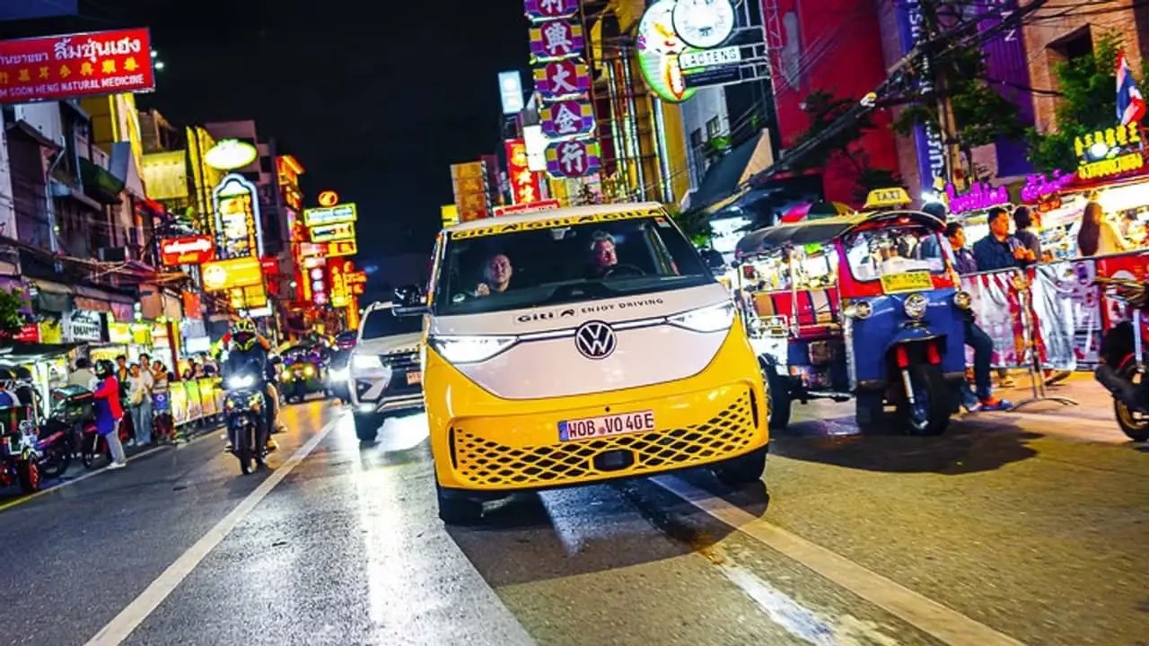 Xe điện Volkswagen ID. Buzz lập kỷ lục đi qua 92 quốc gia, không gặp lỗi kỹ thuật nào Xe điện Volkswagen ID. Buzz lập kỷ lục đi qua 92 quốc gia, không gặp lỗi kỹ thuật nào