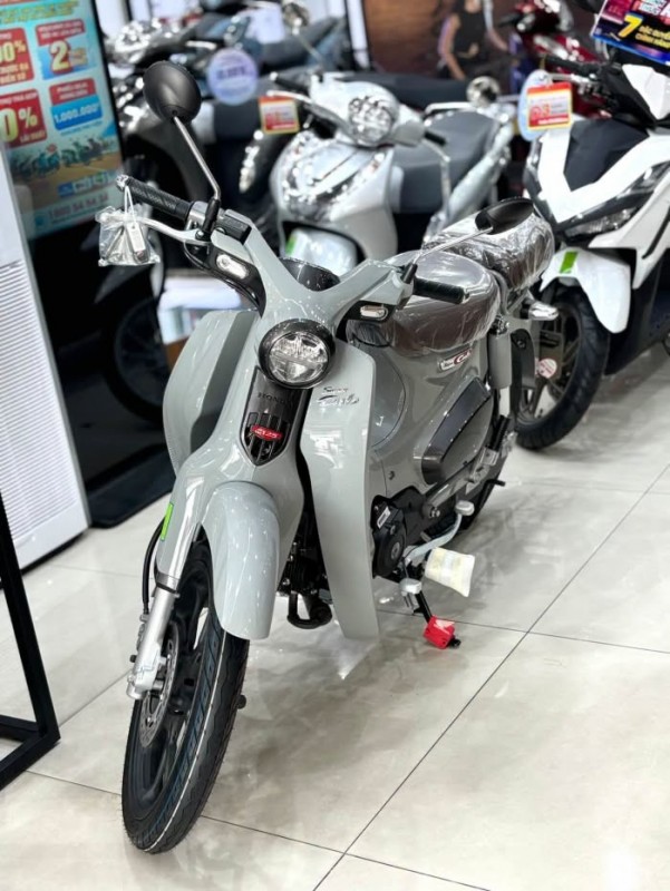 Hình ảnh thực tế của Honda Super Cub C125 tại đại lý