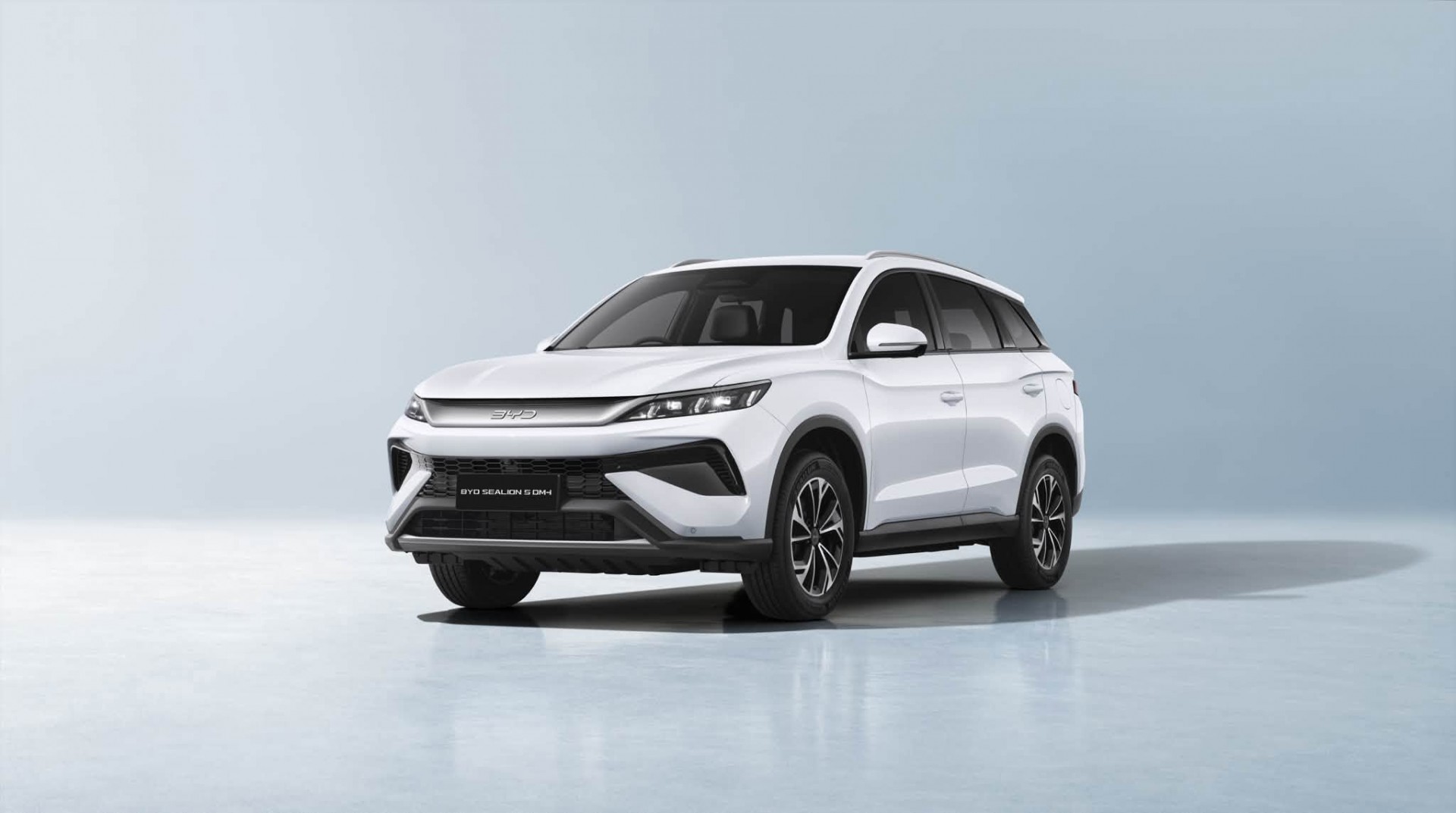 BYD Sealion 5 nhận đặt cọc tại Việt Nam, giá bán công bố trong tháng 10