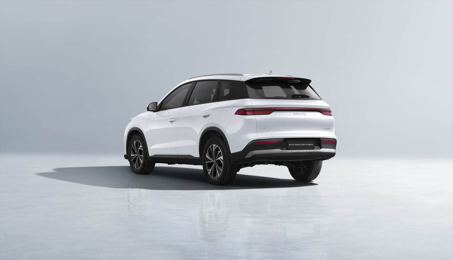 BYD Sealion 5 nhận đặt cọc tại Việt Nam, giá bán công bố trong tháng 10