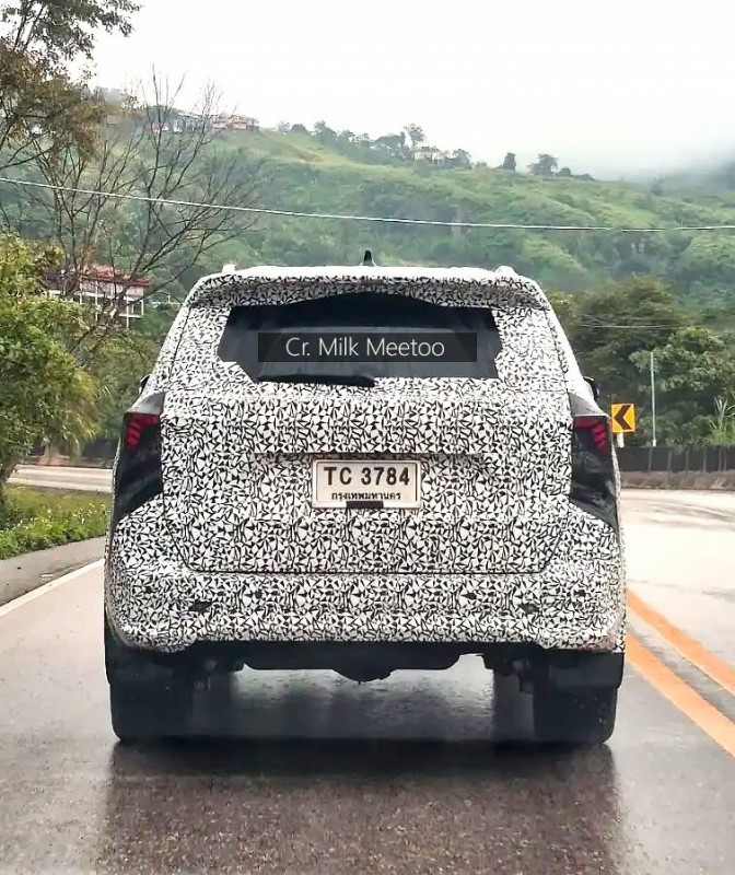 Lại lộ thêm ảnh Toyota Fortuner thế hệ mới chạy thử, dự kiến ra mắt cuối năm nay