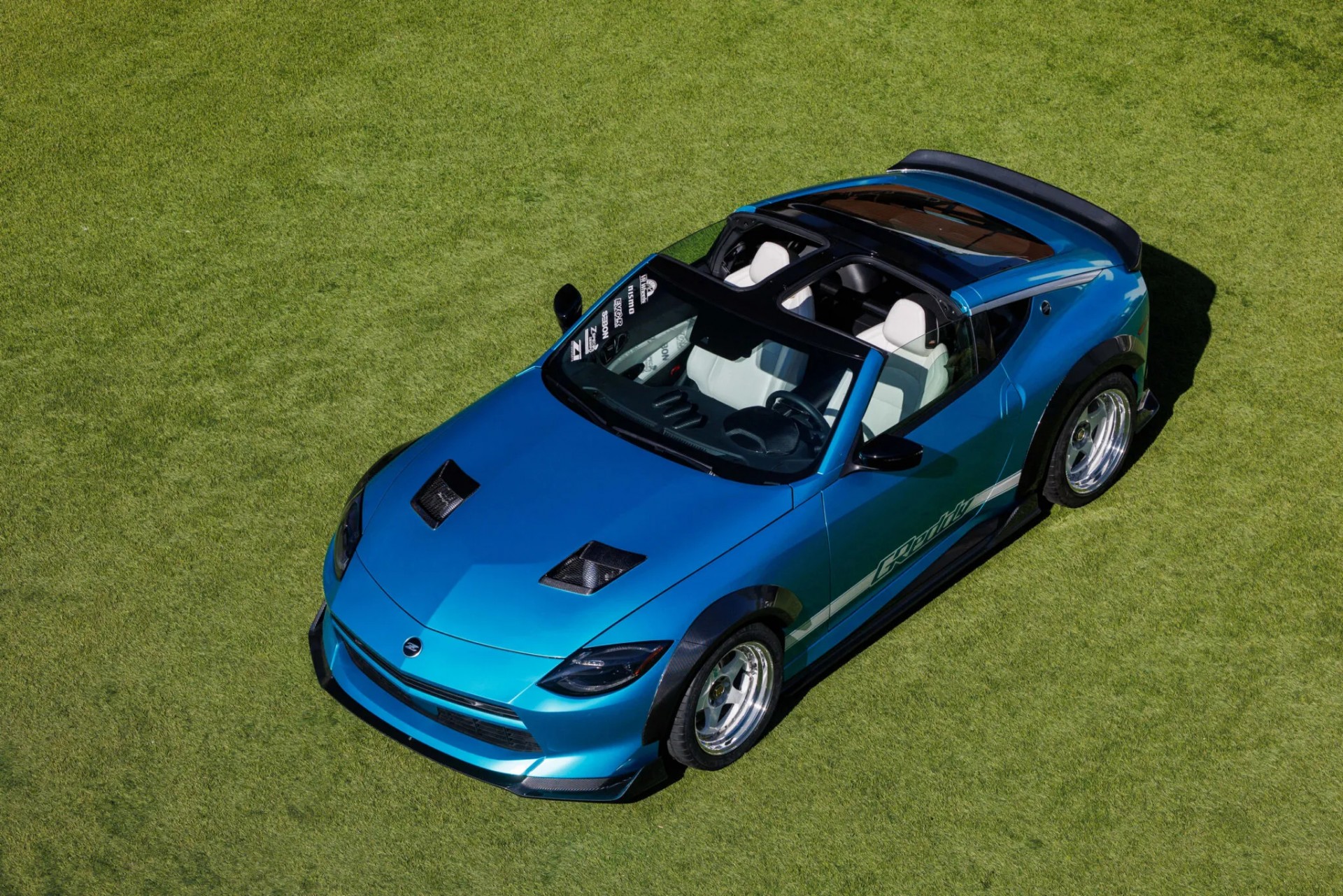 Phía trên của Nissan Z Kaze Concept