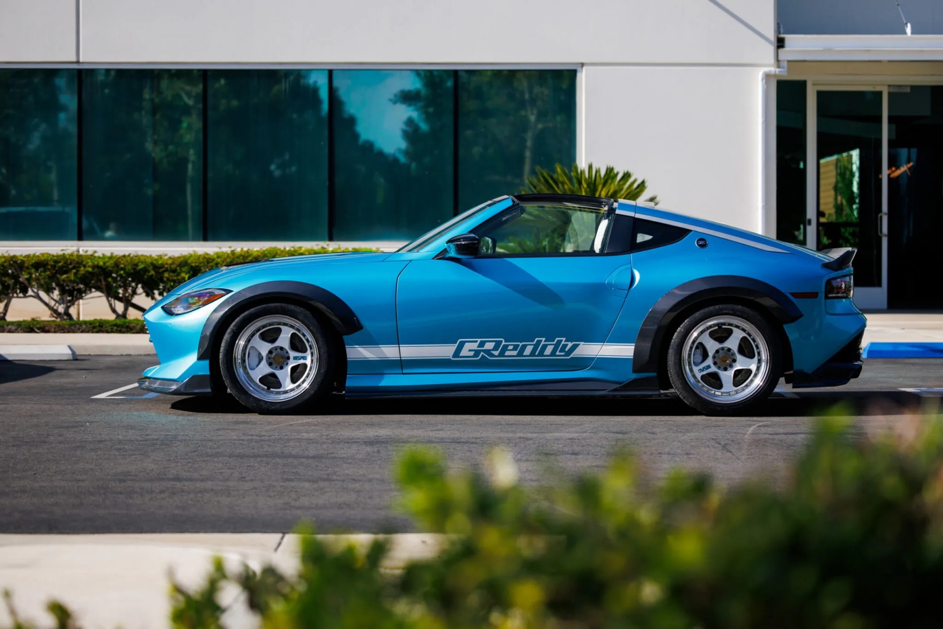 Phía bên của Nissan Z Kaze Concept