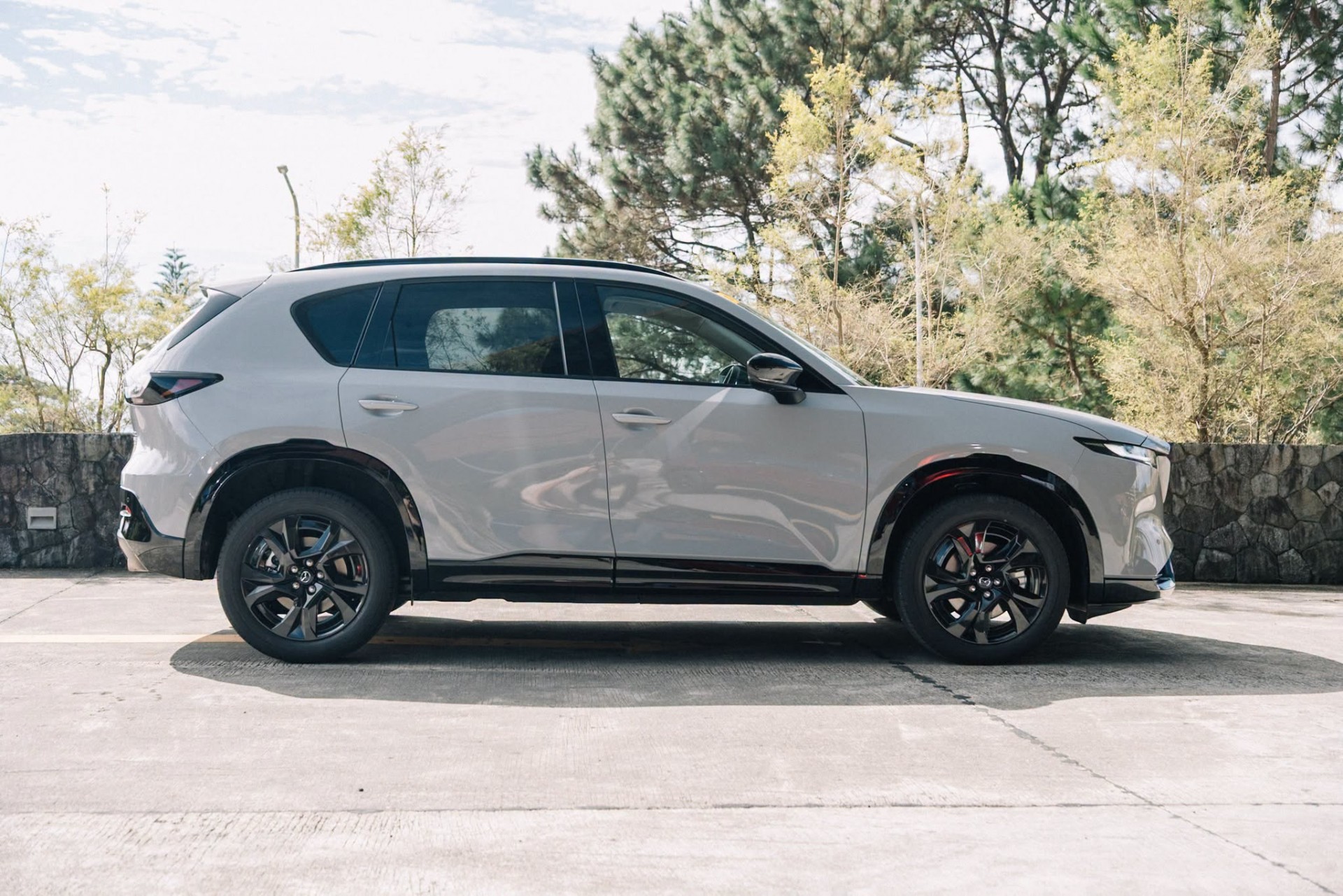 Ảnh thực tế Mazda CX-5 hybrid 2027 màu xám, dự kiến bán tại Việt Nam cuối 2026 Ảnh thực tế Mazda CX-5 hybrid 2027 màu xám, dự kiến bán tại Việt Nam cuối 2026