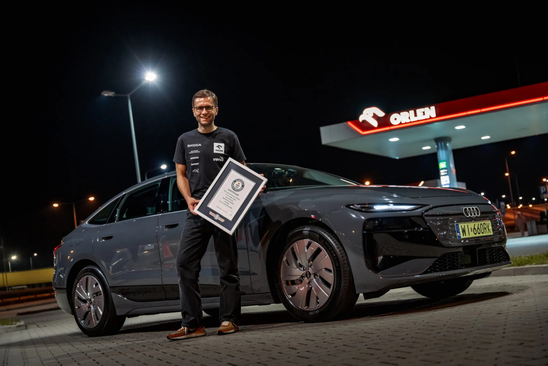 Chiếc xe điện Audi này vừa lập kỷ lục Guinness đi 1.338 km chỉ bằng một lần sạc pin Chiếc xe điện Audi này vừa lập kỷ lục Guinness đi 1.338 km chỉ bằng một lần sạc pin