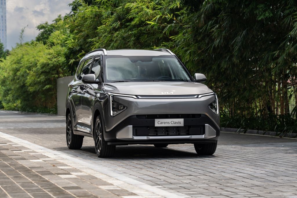 Kia Carens Clavis ra mắt Việt Nam, thêm công nghệ để cạnh tranh ở nhóm xe 7 chỗ