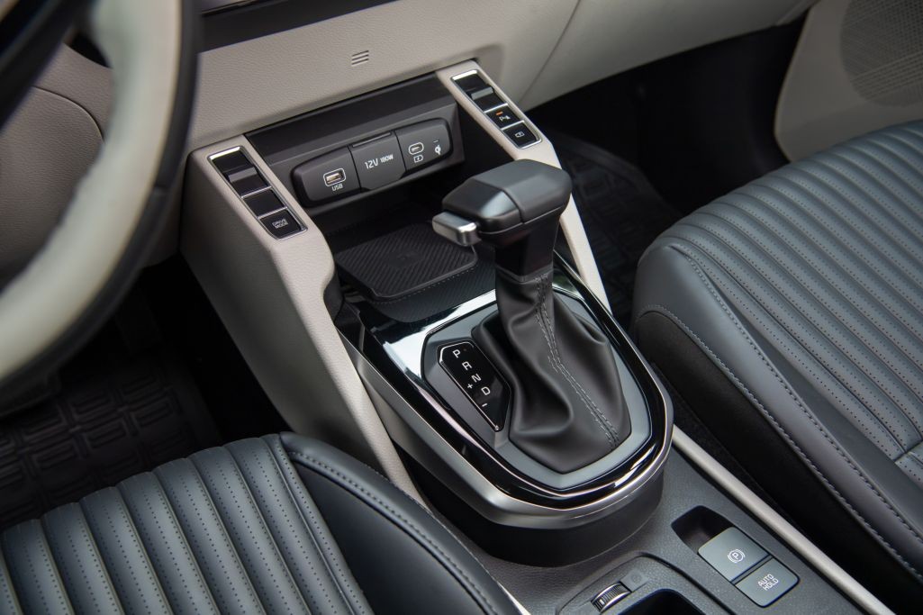 Kia Carens Clavis ra mắt Việt Nam, thêm công nghệ để cạnh tranh ở nhóm xe 7 chỗ