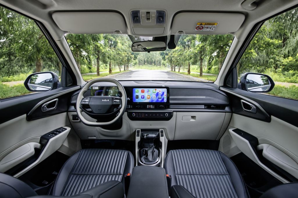 Kia Carens Clavis ra mắt Việt Nam, thêm công nghệ để cạnh tranh ở nhóm xe 7 chỗ