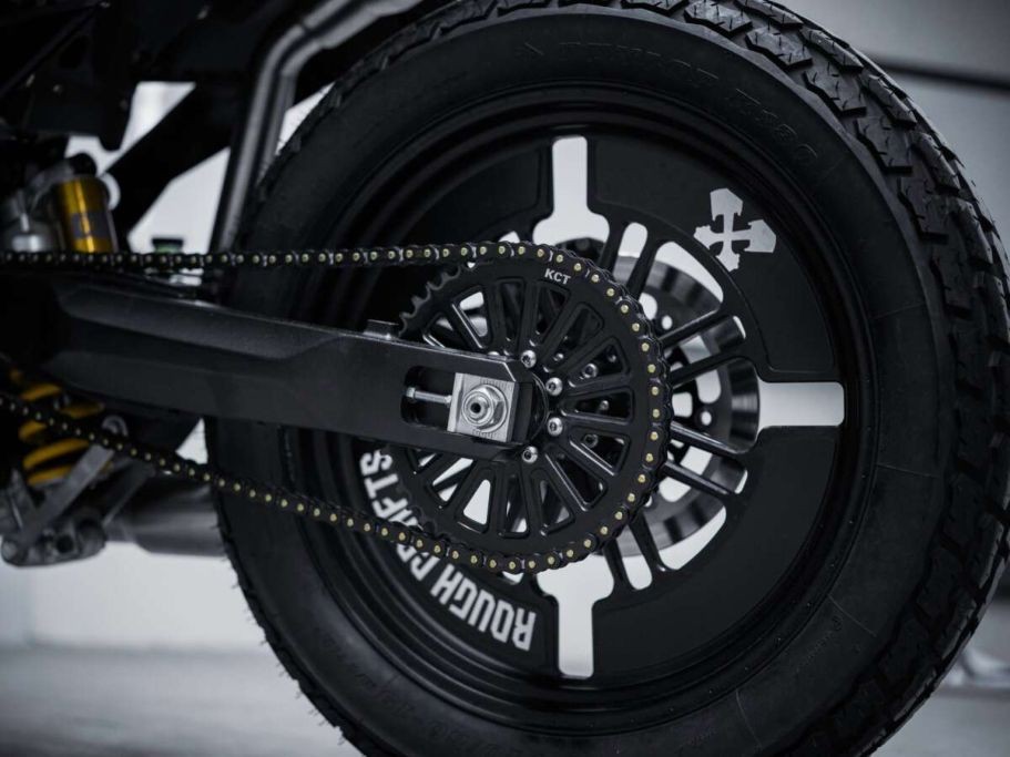 Yamaha Ténéré 700 giảm 47 kg khi chuyển sang phong cách flat track