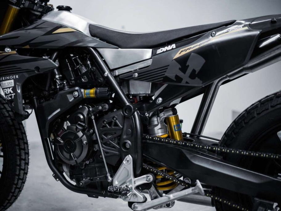 Yamaha Ténéré 700 giảm 47 kg khi chuyển sang phong cách flat track