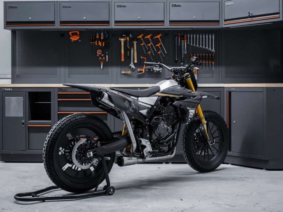 Yamaha Ténéré 700 giảm 47 kg khi chuyển sang phong cách flat track