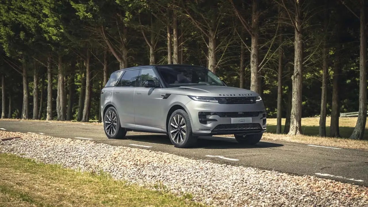 Range Rover Sport Electric hé lộ thông số ấn tượng với tầm hoạt động 609 km
