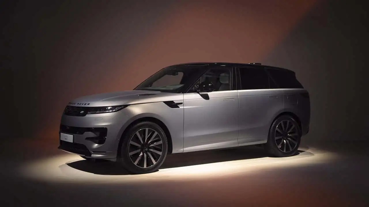 Range Rover Sport Electric sở hữu những thông số hệ truyền động điện ấn tượng trong khi vẫn giữ thiết kế SUV đặc trưng