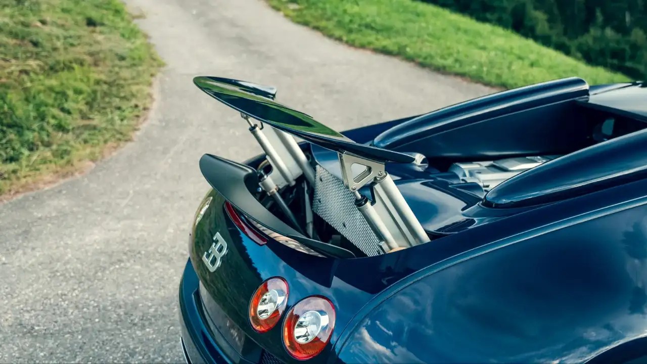 Chiếc Bugatti Veyron cực hiếm này vừa lập kỷ lục đấu giá 141 tỷ đồng Chiếc Bugatti Veyron cực hiếm này vừa lập kỷ lục đấu giá 141 tỷ đồng