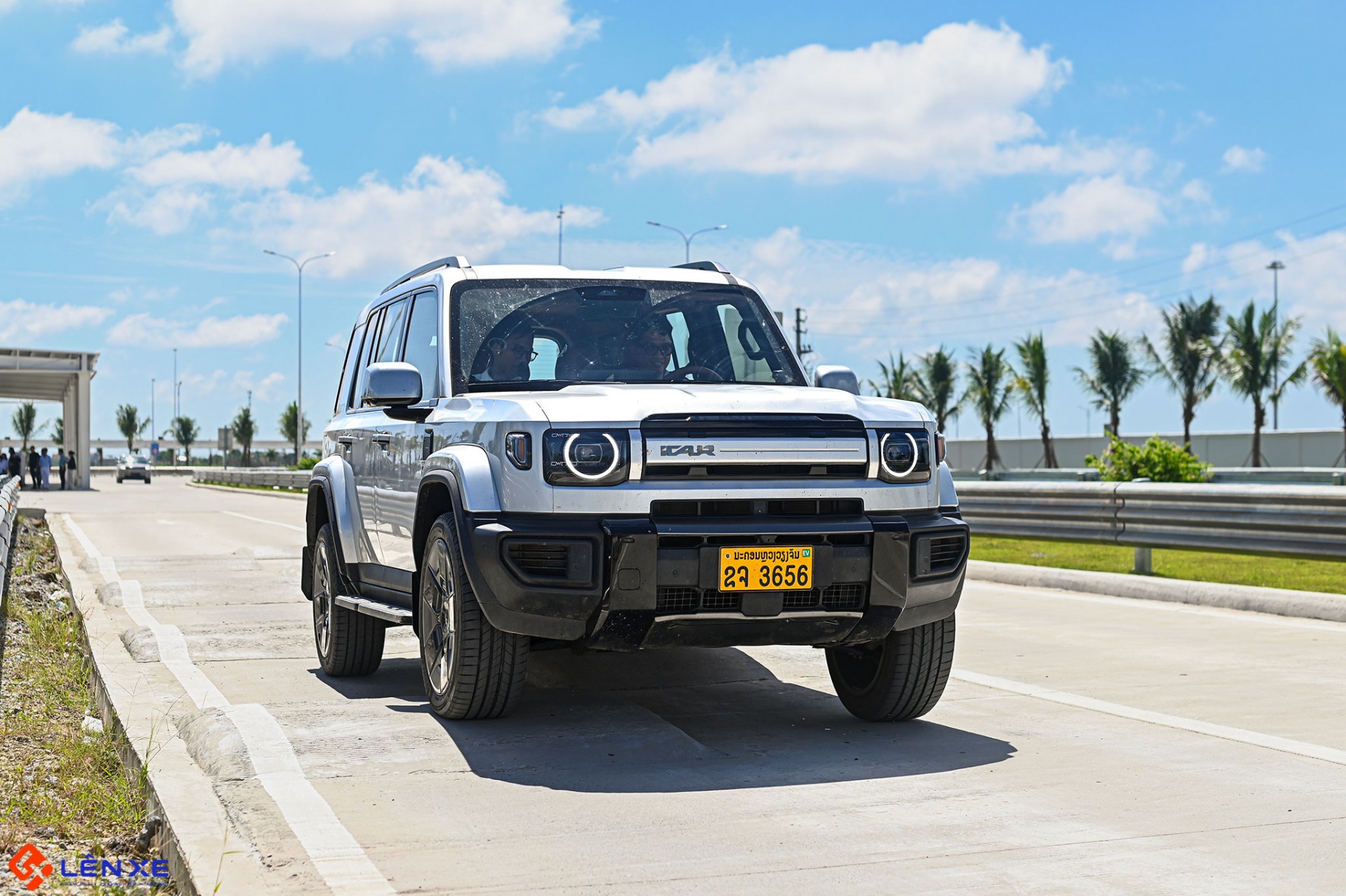 Ngắm trực tiếp V23 và V27 - cặp đôi SUV điện nhà iCAUR sắp về Việt Nam Ngắm trực tiếp V23 và V27 cặp đôi SUV điện nhà iCAUR sắp về Việt Nam