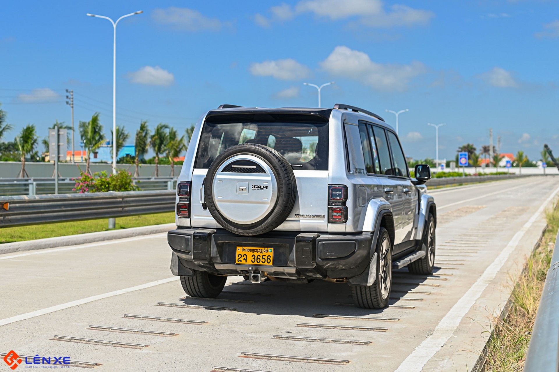 Ngắm trực tiếp V23 và V27 - cặp đôi SUV điện nhà iCAUR sắp về Việt Nam Ngắm trực tiếp V23 và V27 cặp đôi SUV điện nhà iCAUR sắp về Việt Nam