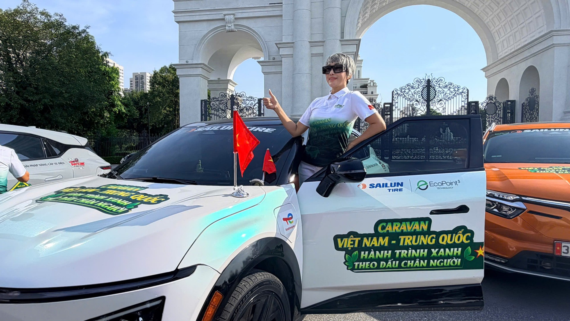 Những cung đường không giới hạn: Ô tô điện Việt lăn bánh xuyên biên giới Những cung đường không giới hạn: Ô tô điện Việt lăn bánh xuyên biên giới