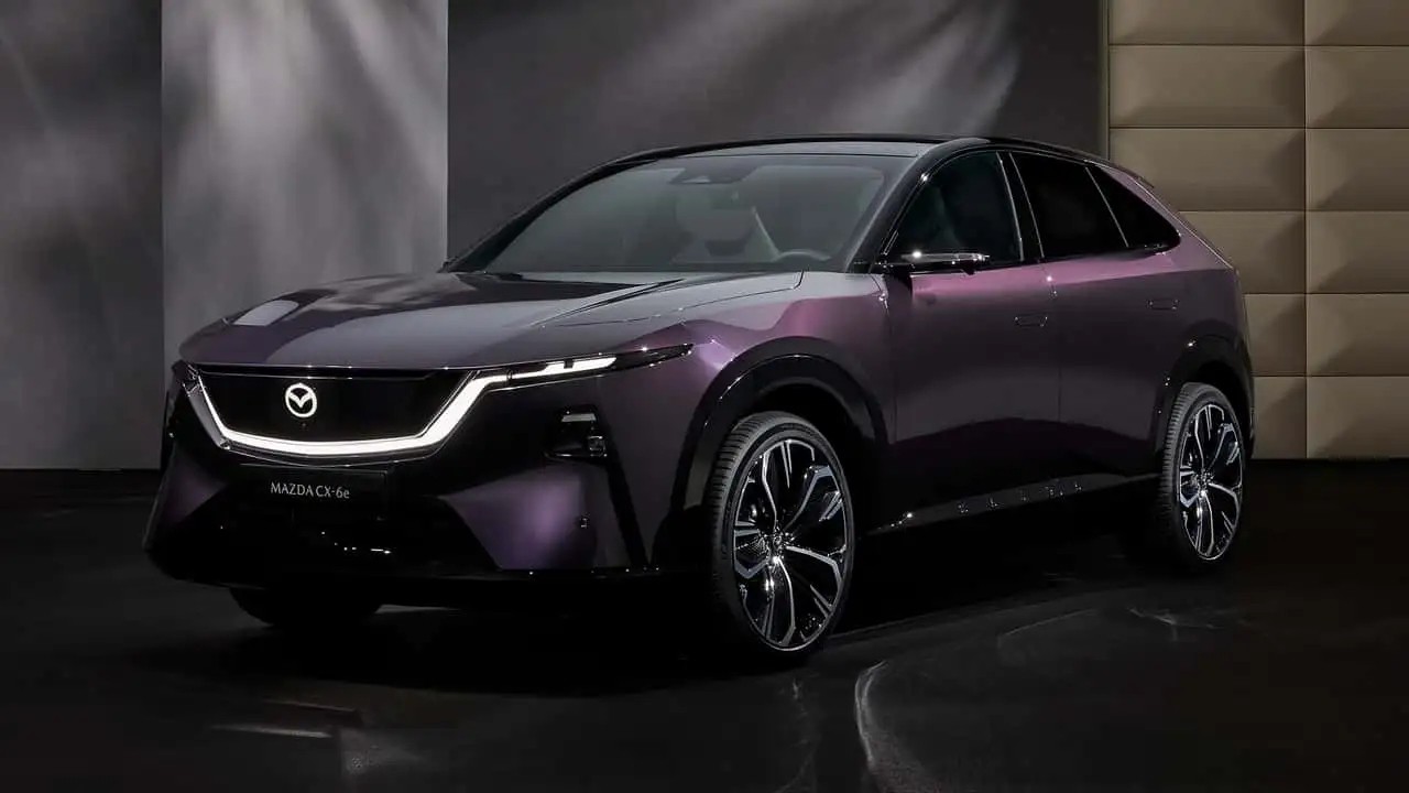 SUV điện Mazda có thể phát Hệ thống loa ngoài của Mazda CX-6e có thể phát cả những lời lẽ tục tĩu vì không có bộ lọc ngôn ngữ