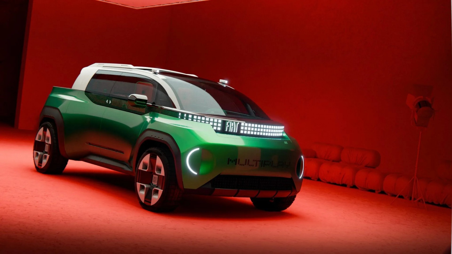 Fiat Multiplay là một mẫu xe concept độc đáo kết hợp cùng lúc các đặc điểm của MPV, SUV và bán tải 