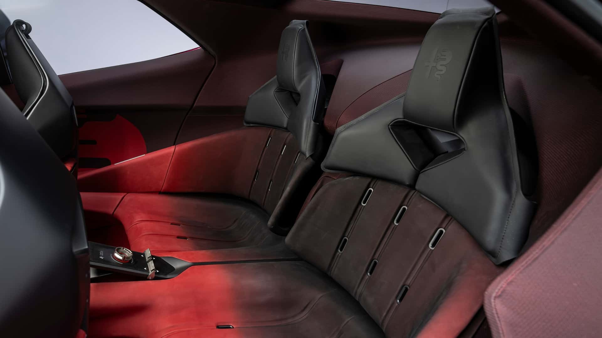 Nhìn ngắm Alfa Romeo Cuorerosso, một trong những mẫu xe đẹp nhất Triển lãm Ô tô Paris 2026 Nhìn ngắm Alfa Romeo Cuorerosso, một trong những mẫu xe đẹp nhất Triển lãm Ô tô Paris 2026