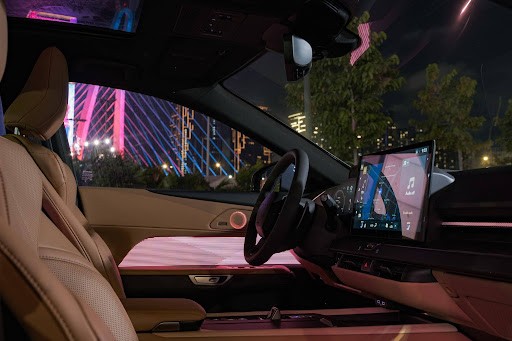 Khi Lexus ES lên đường đua để tìm sự thư thái