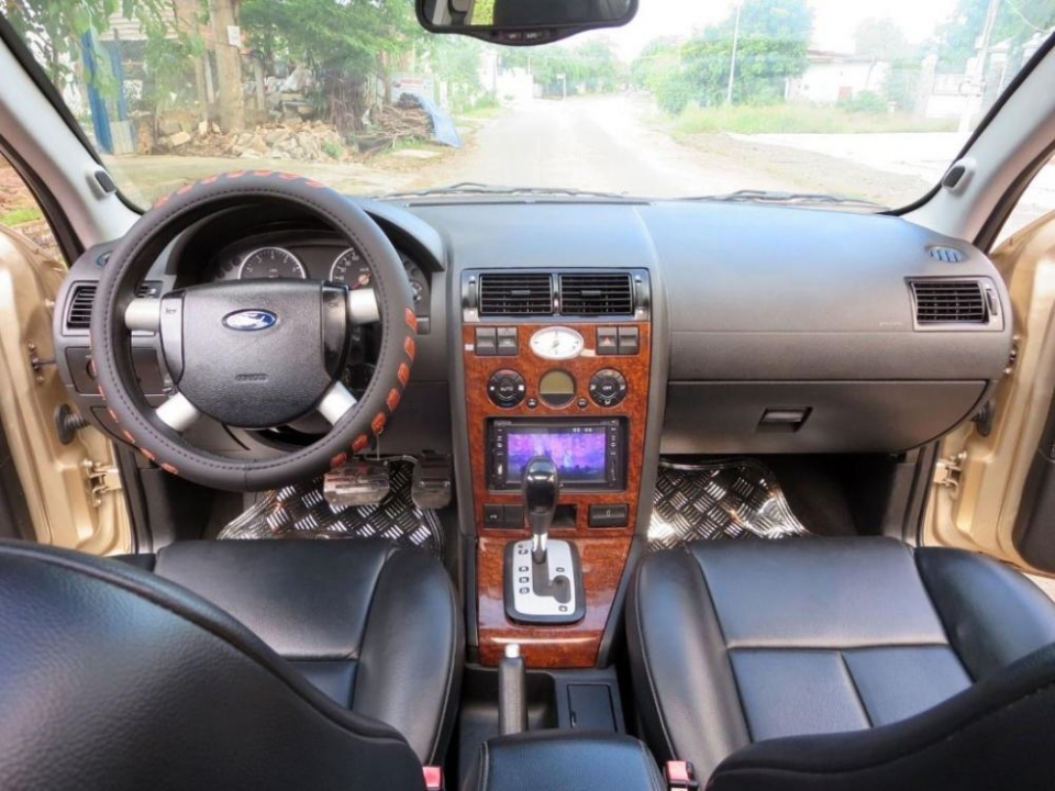 Ford Mondeo cũ giá dưới 200 triệu đồng: Xe 'sang' kinh tế để chơi Tết ford mondeo cu gia duoi 200 trieu dong xe sang kinh te de choi tet