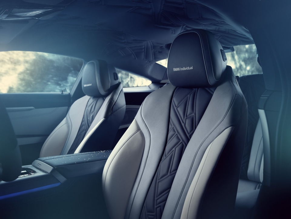bmw m850i night sky che tac bang vat lieu ngoai hanh tinh
