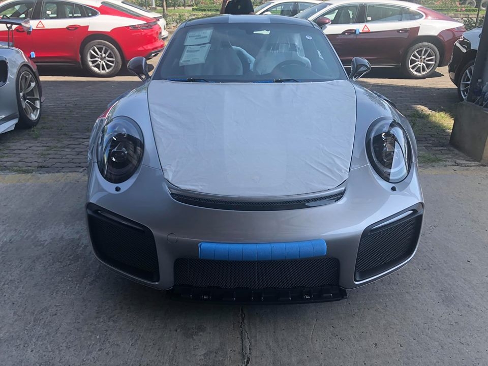 sieu xe porsche 911 gt2 rs gia 19 ty lan dau xuat hien tai viet nam