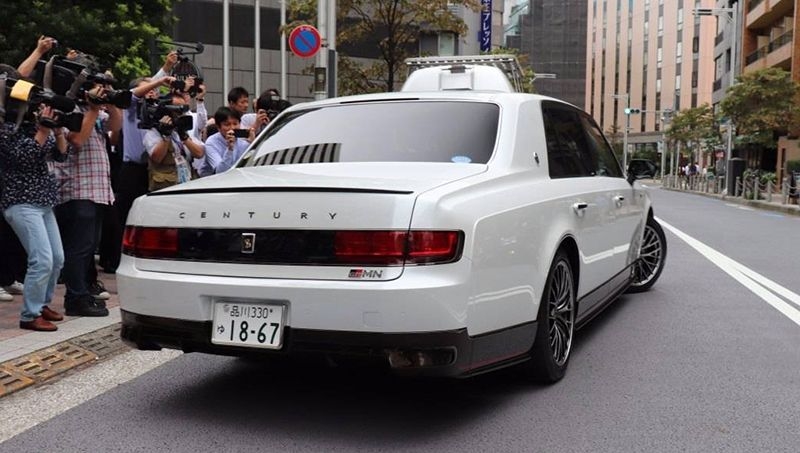 Giám đốc điều hành Toyota xuất hiện hoành tráng bên "Rolls-Royce Nhật Bản" giam doc dieu hanh toyota xuat hien hoanh trang ben rolls royce nhat ban