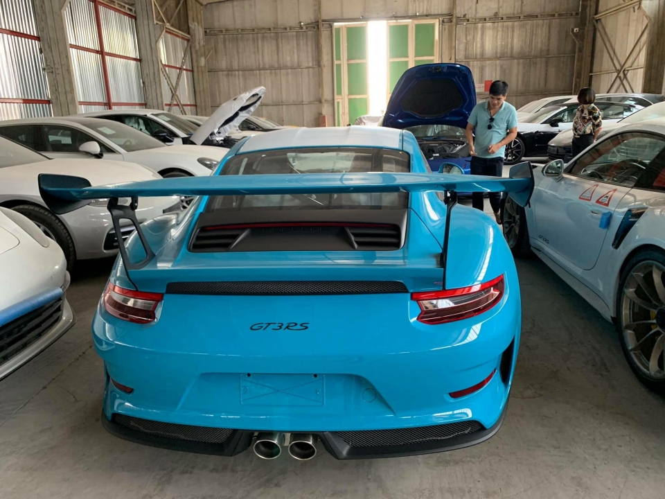 Thêm cặp đôi Porsche 911 GT2 RS và GT3 RS cập bến Việt Nam them cap doi porsche 911 gt2 rs va gt3 rs cap ben viet nam