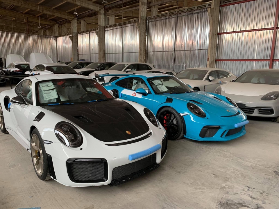 Thêm cặp đôi Porsche 911 GT2 RS và GT3 RS cập bến Việt Nam them cap doi porsche 911 gt2 rs va gt3 rs cap ben viet nam