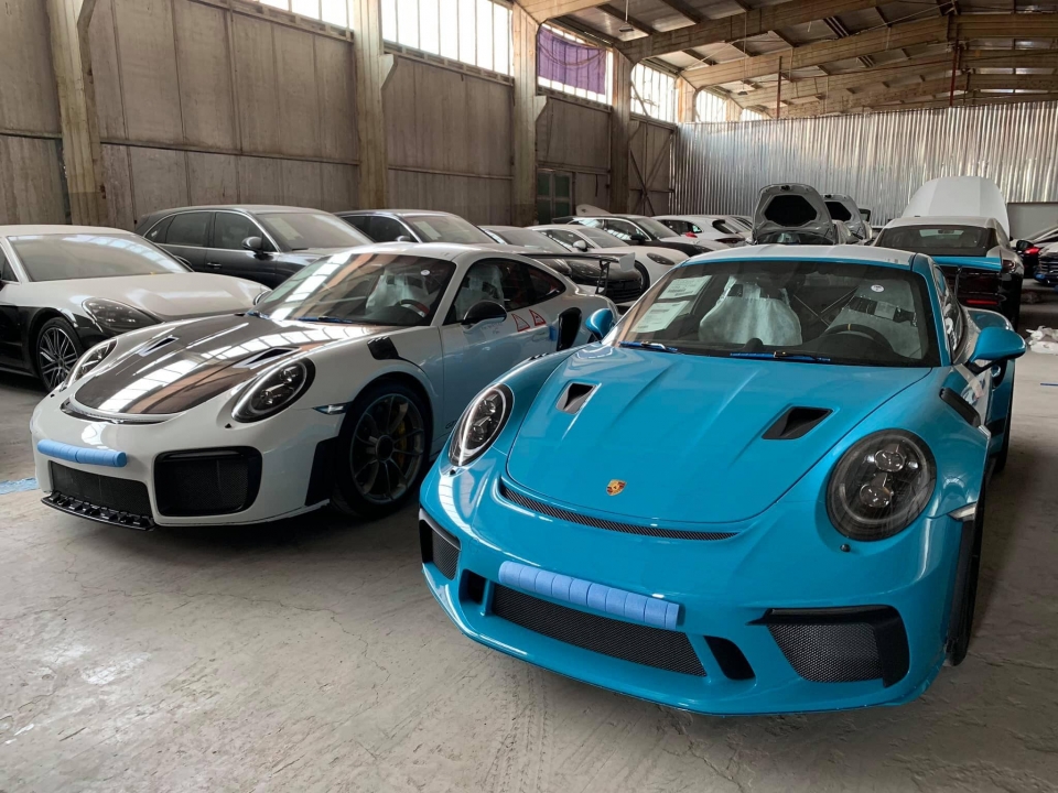 Thêm cặp đôi Porsche 911 GT2 RS và GT3 RS cập bến Việt Nam them cap doi porsche 911 gt2 rs va gt3 rs cap ben viet nam