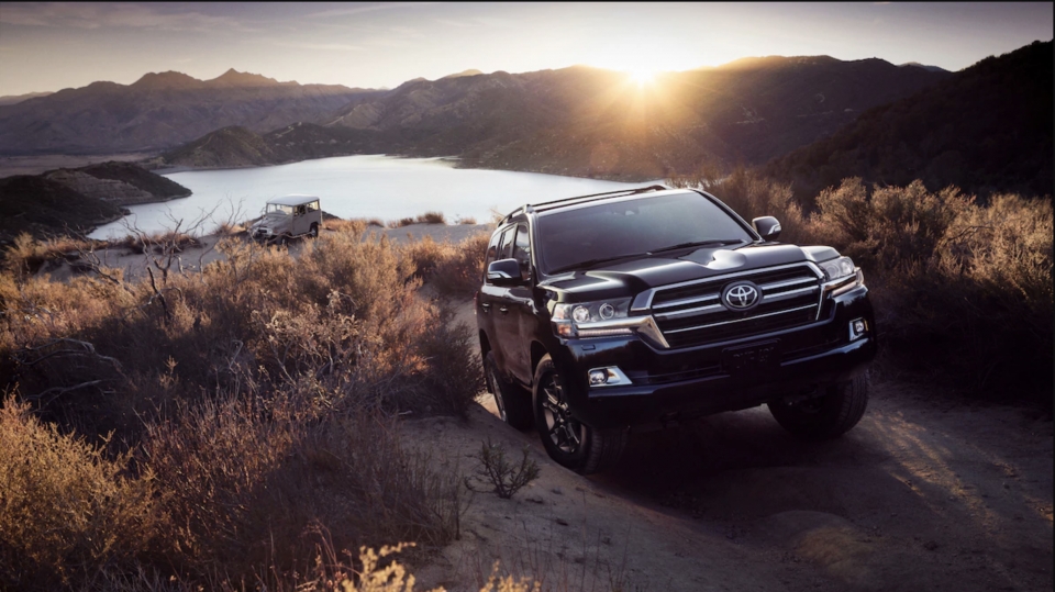 da 11 nam khong co ban nang cap land cruiser van duoc toyota uu ai tung ra ban dac biet