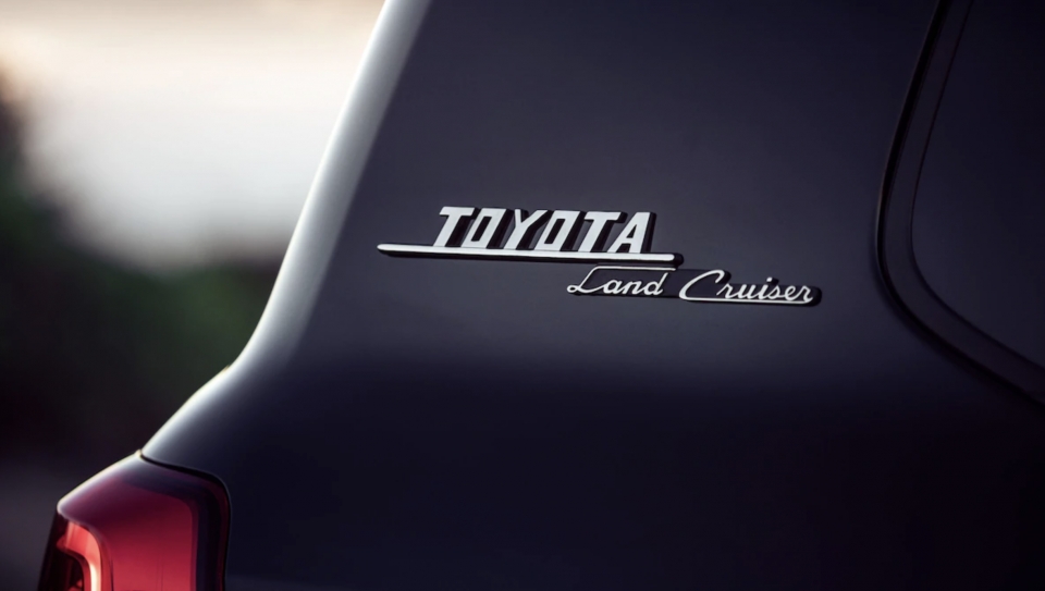 Toyota Land Cruiser ra mắt bản đặc biệt dù 11 năm chưa nâng cấp da 11 nam khong co ban nang cap land cruiser van duoc toyota uu ai tung ra ban dac biet
