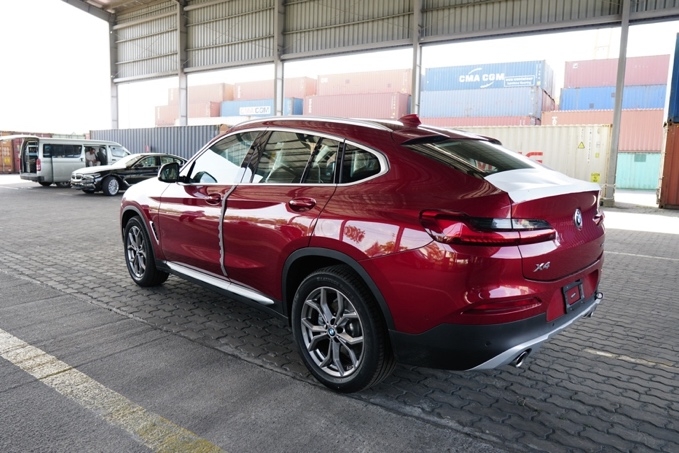 BMW X4 thế hệ mới cập cảng, giá xấp xỉ 3 tỷ đồng bmw x4 the he moi cap cang san sang ra mat viet nam