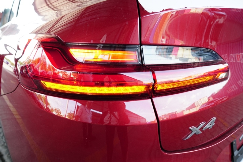 BMW X4 thế hệ mới cập cảng, giá xấp xỉ 3 tỷ đồng bmw x4 the he moi cap cang san sang ra mat viet nam